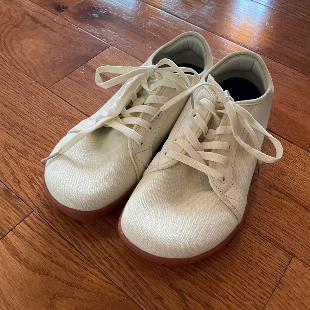 Whitin Size 40 Barefoot Sneakers Cream Canvas